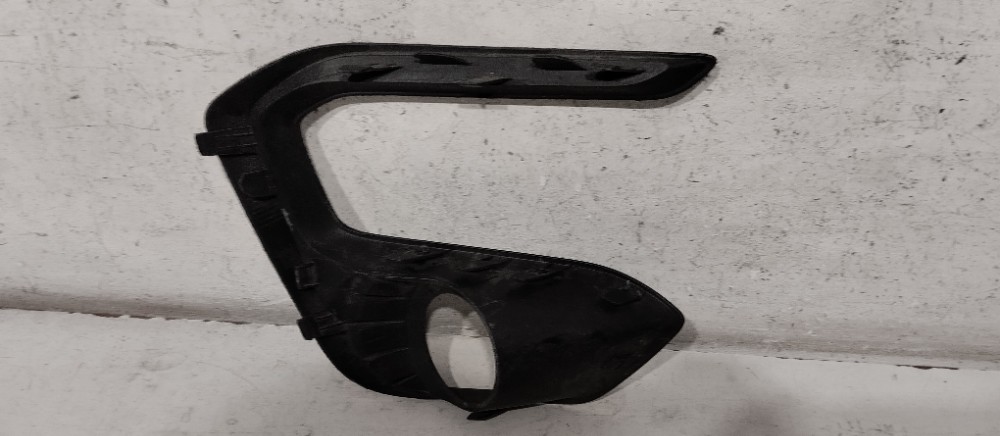 Moldura  Farol Milha Esquerdo  Ford Ka Freestyle 2020 Usado. 3