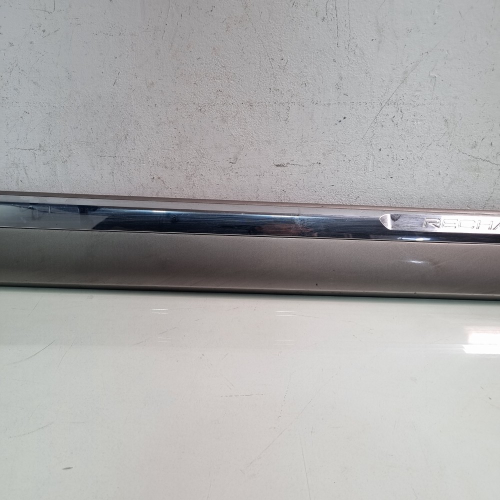 Friso Da Porta Dianteira Direita Volvo Xc90 2016/2019 Cinza 8