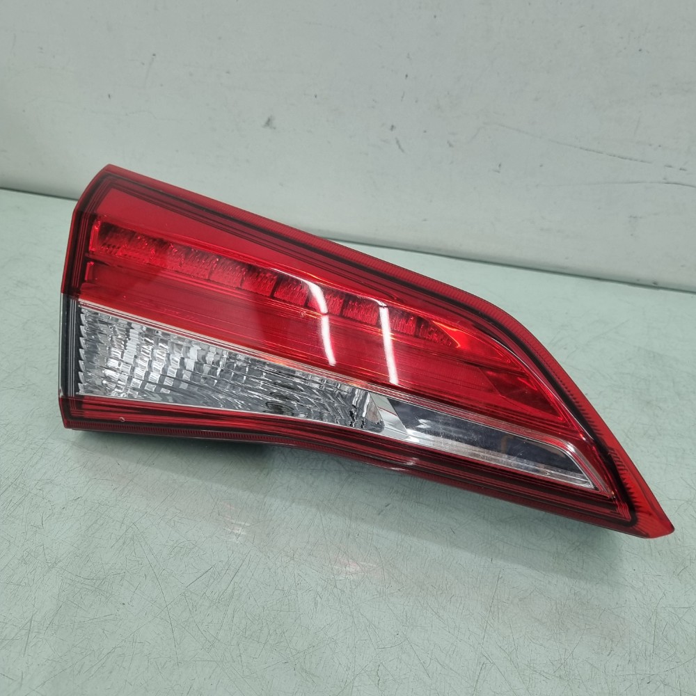 Lanterna Esq. Tampa Traseira Do Yaris Sedan 2017/2022 Esquerdo/motorista 2
