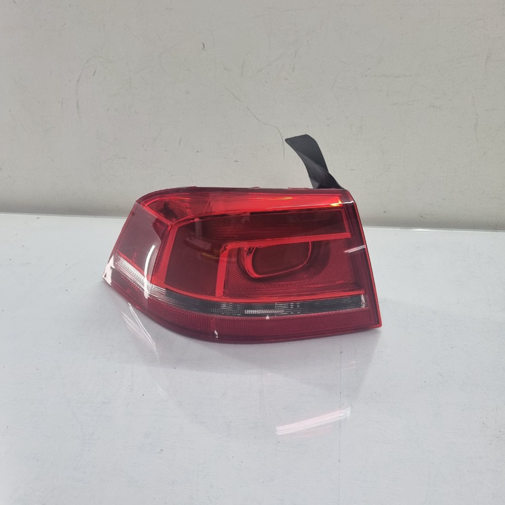 Lanterna Do Lado Esquerdo Volkswagen Passat/sedan 2011/2015 Esquerdo/motorista 1