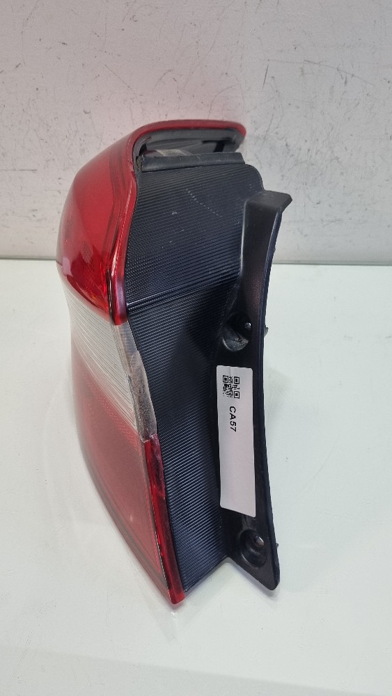 Lanterna lado esquerdo Ford Ka Hatch Modelo 2015/2018 2