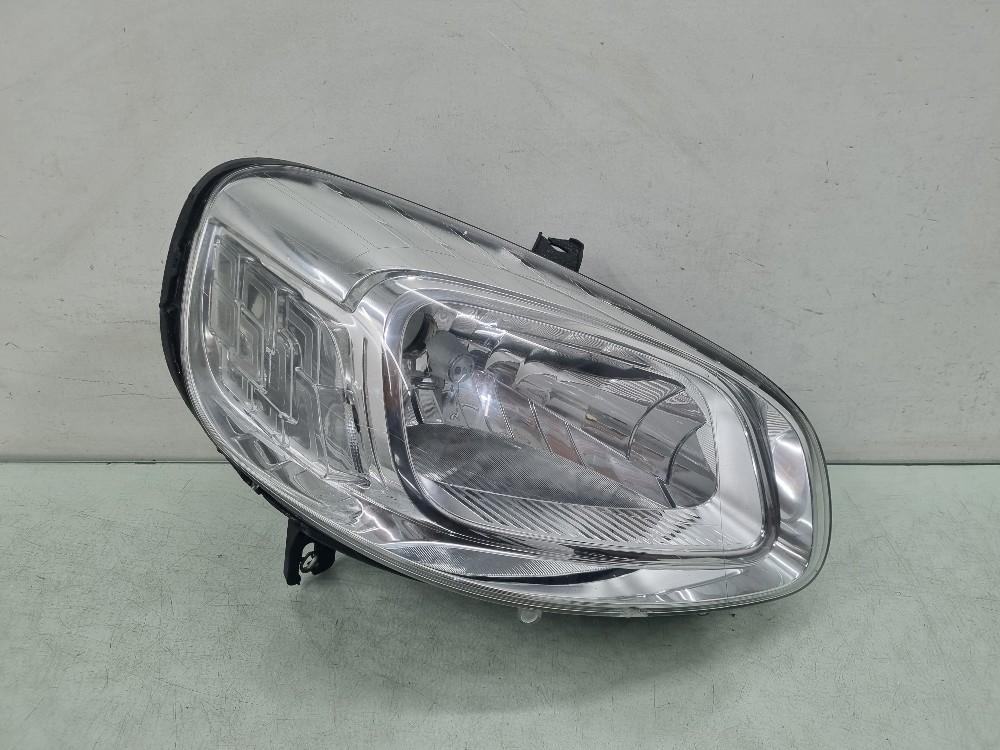Farol direito cromado Fiat Uno drive 2016/2020 recuperado 1