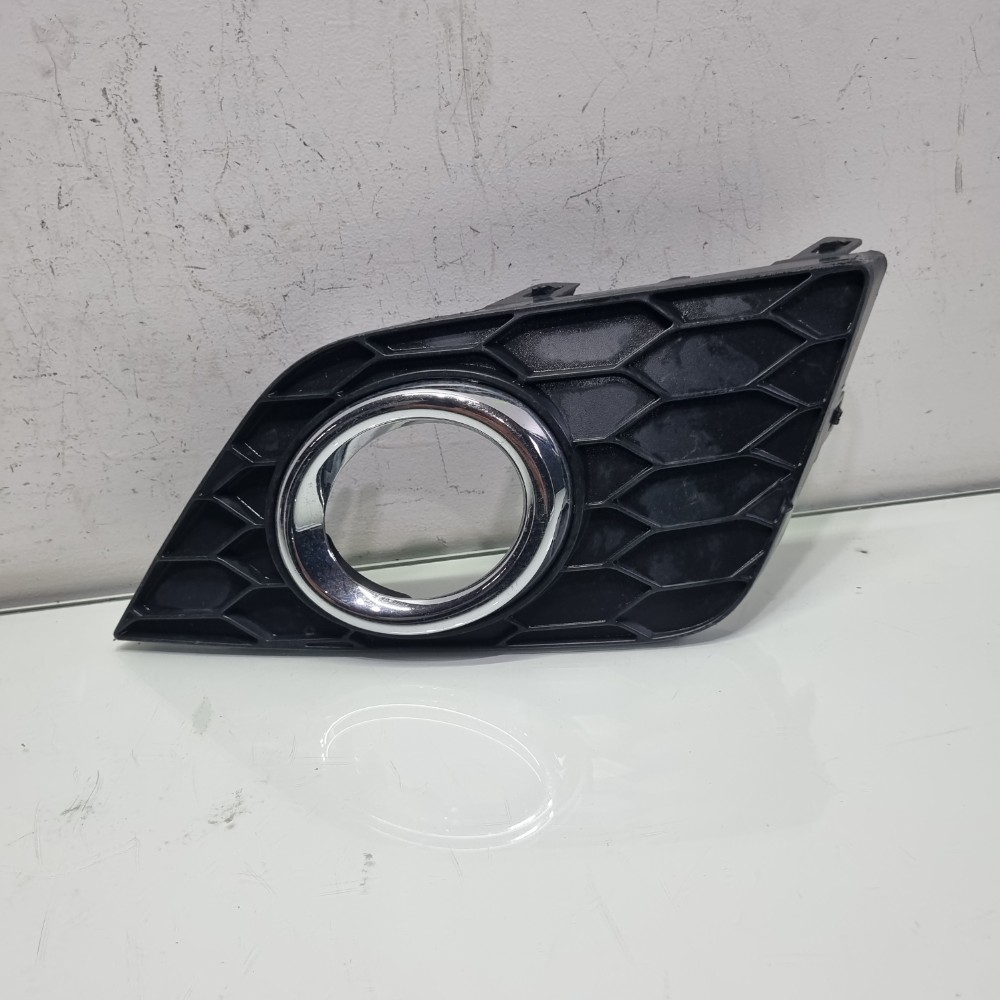 Moldura Do Farol De Milha Direito Sentra 2017/2020 Original