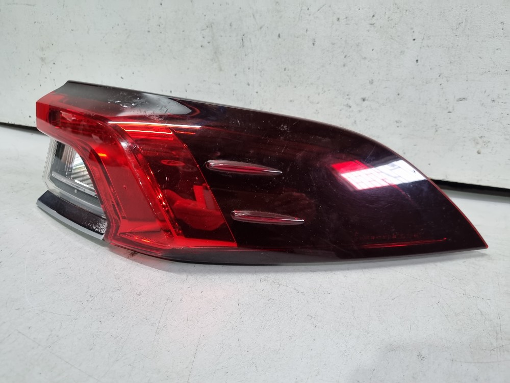 Lanterna direita Toyota Corolla 2021/2023 usada original 3