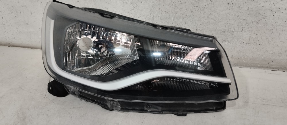 Farol Dianteiro Direito Volkswagen Saveiro 2003/2025 Direito/passageiro 2