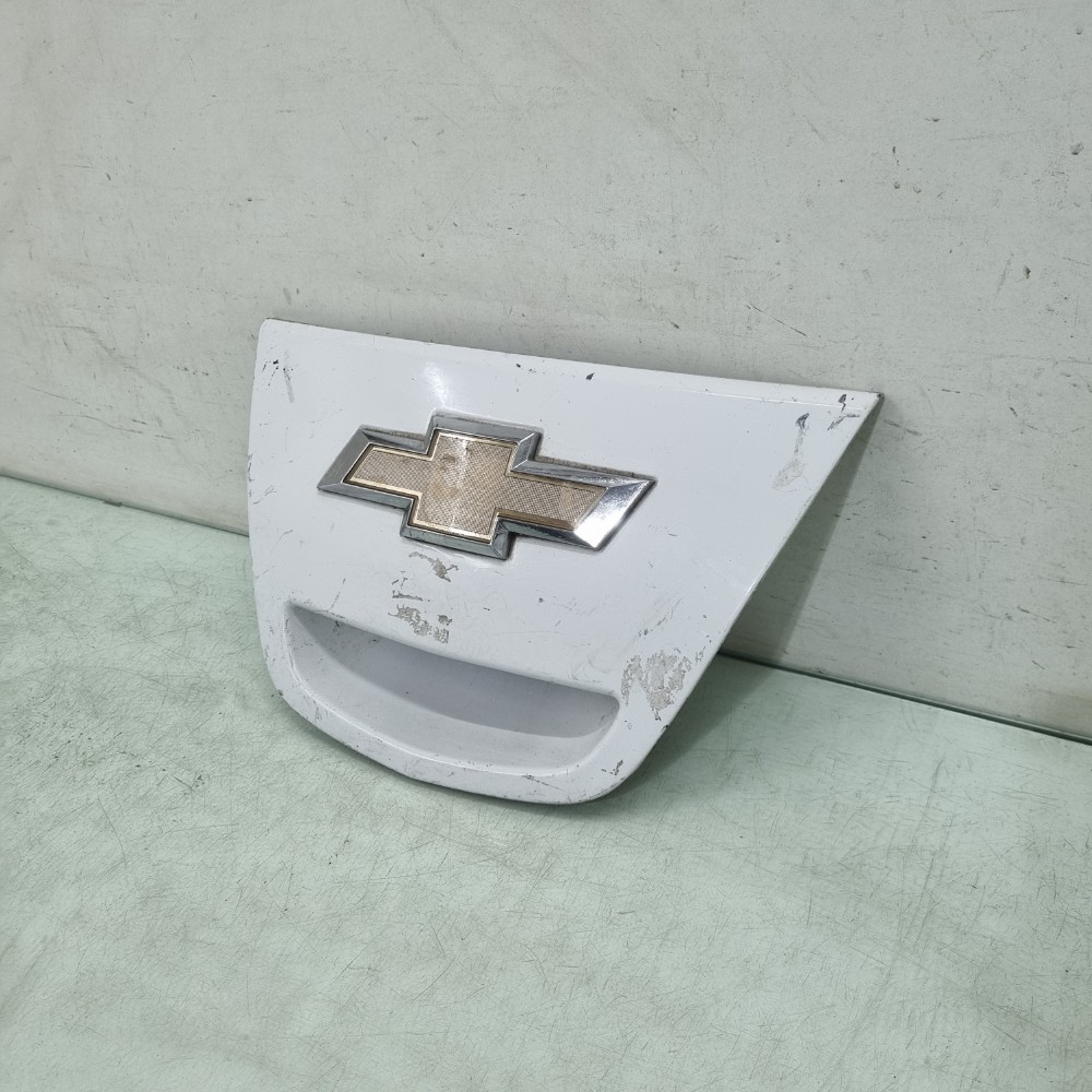 Moldura Tampa Traseira Chevrolet Spin 2013/2016 3