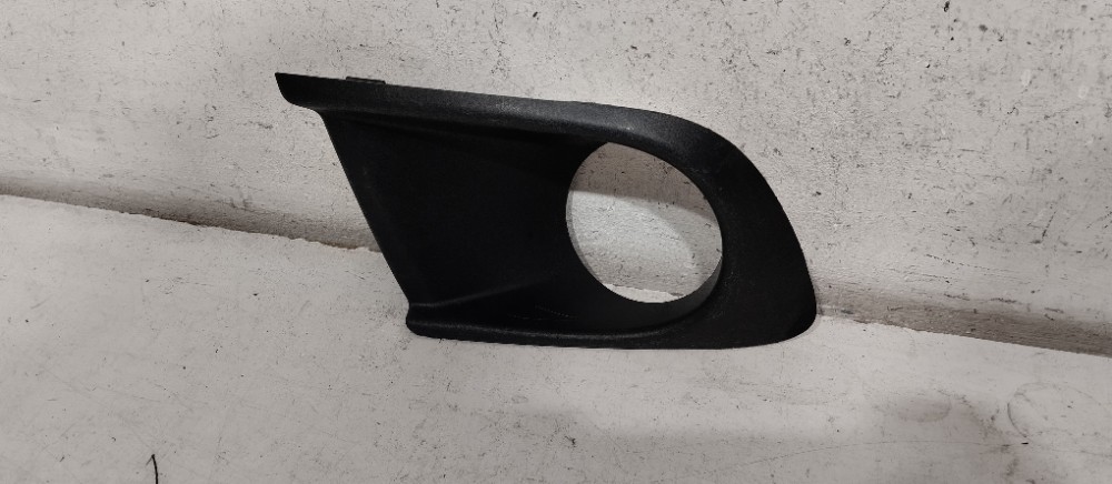 Moldura Milha Esquerdo Do Chevrolet Onix 2015 Recuperado 2