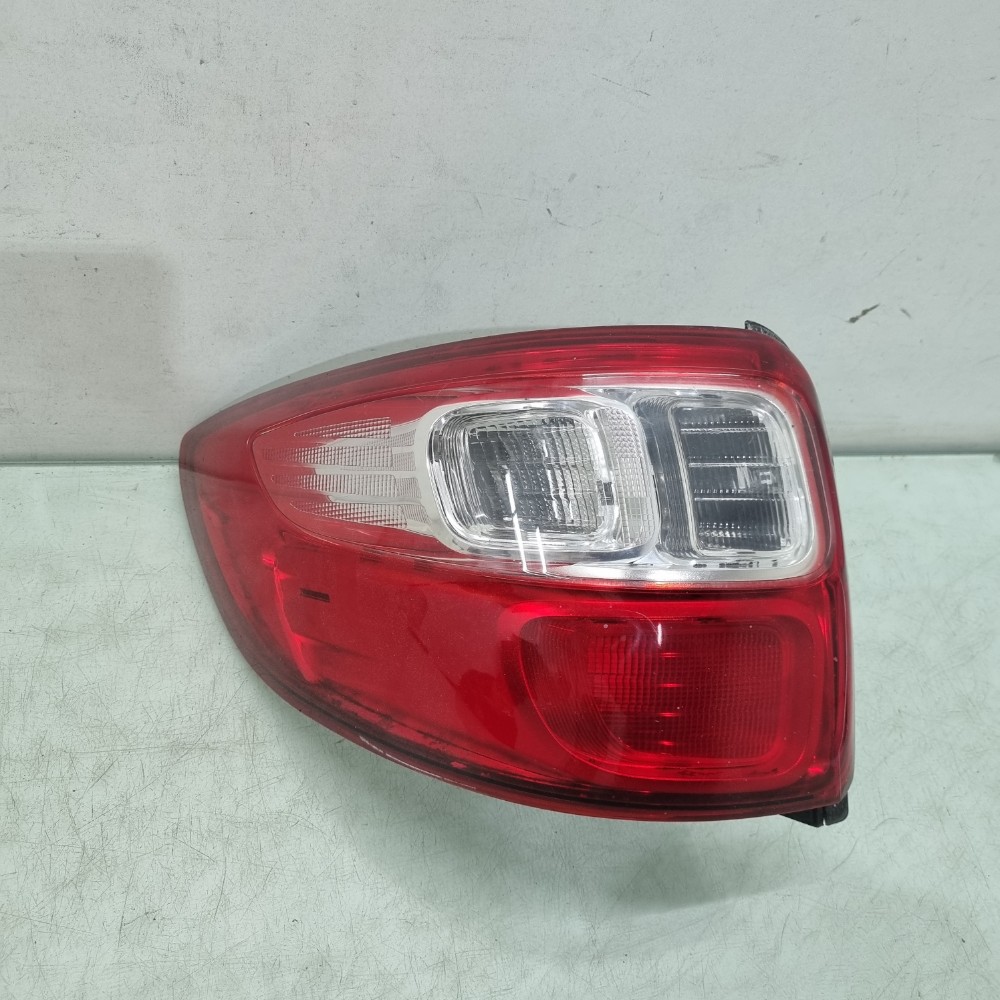 Lanterna Do Lado Esquerdo Fiat Strada Modelos 2014/2019 Esquerdo/motorista 1