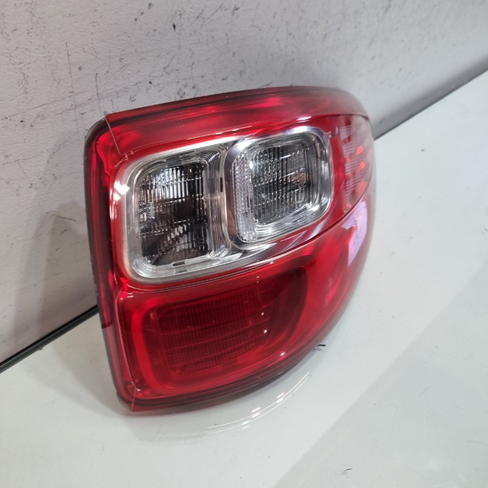 Lanterna Traseira Direita Fiat Strada 2014/2019 Direito/passageiro 2