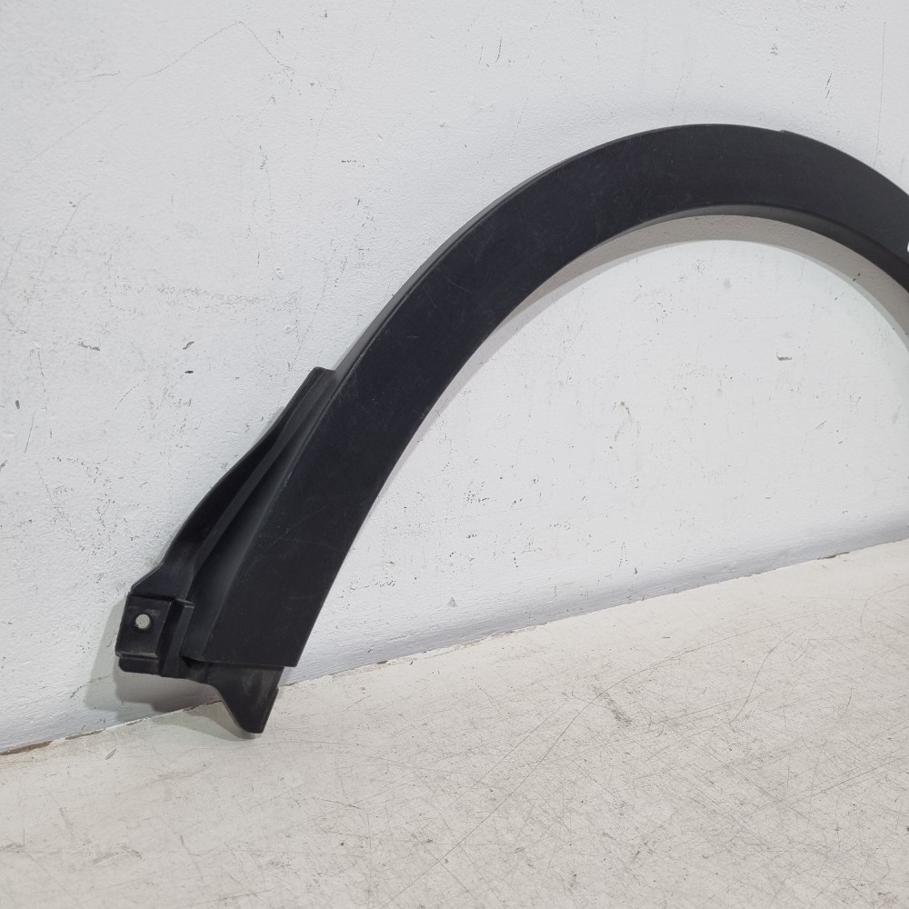 Moldura Lateral Esquerda Suzuki Sx4 S-cross 2014/2018 2