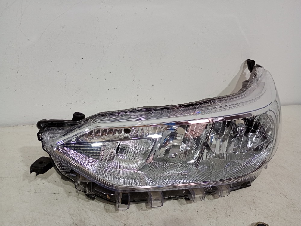 Farol Esquerdo Toyota Yaris 2018/2022 Recuperado Esquerdo/motorista 2