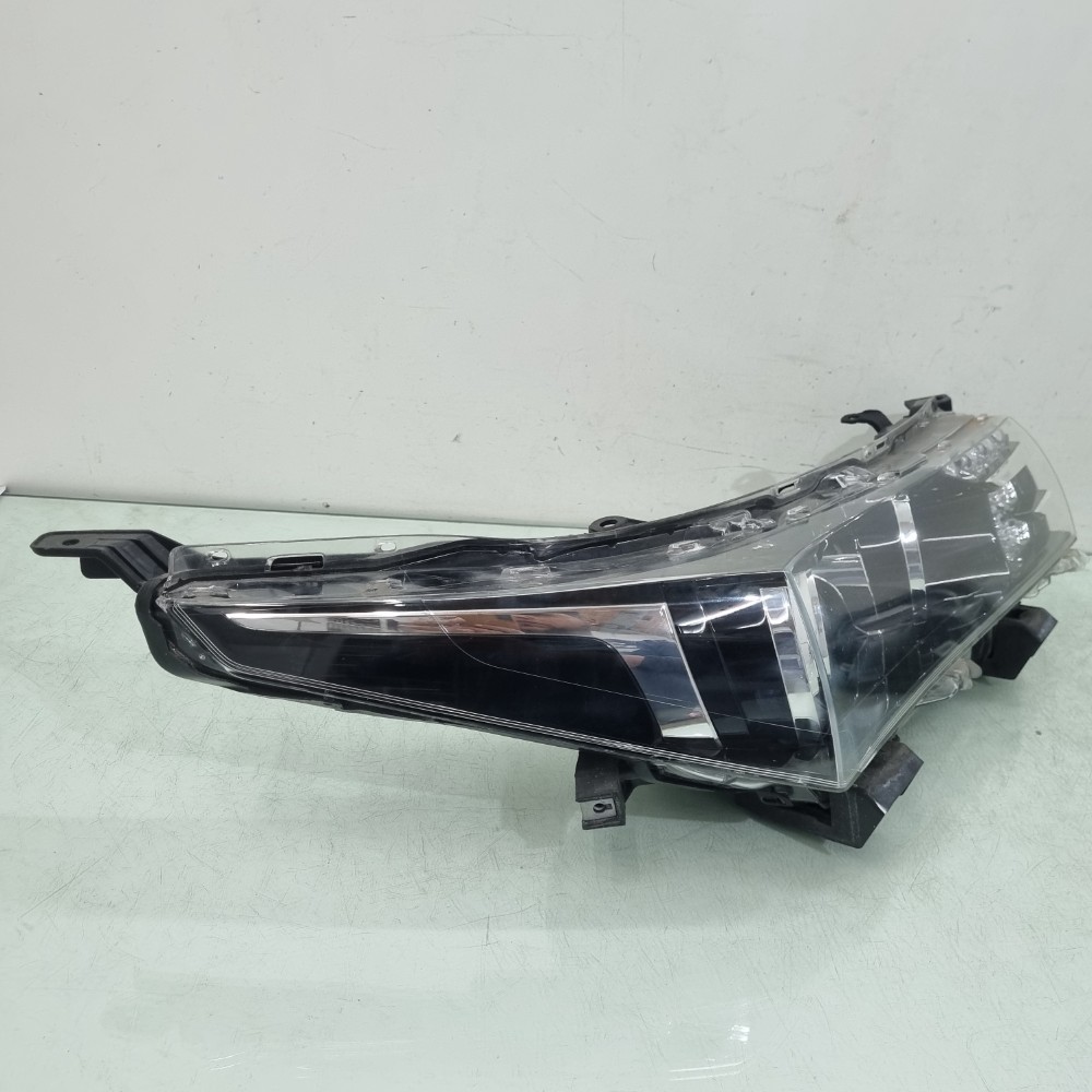 Farol Direito Globo Ótico  Toyota  Corolla 2015/2018 Usado. 3