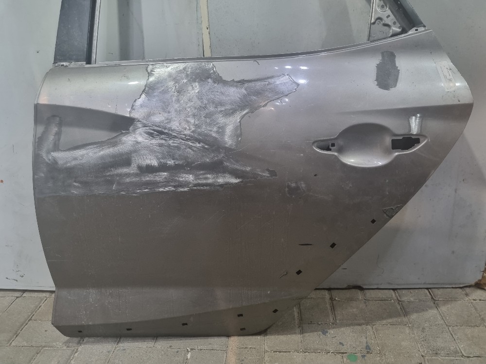 Porta traseira esquerda HB20X Hatch 2020/2024 recuperada 3