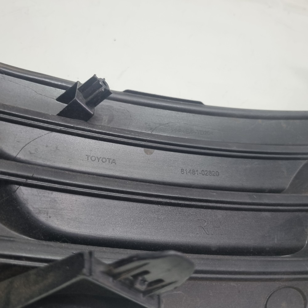 Moldura Farol de Milha Esquerdo Renault Duster 2020–2024 Original 4