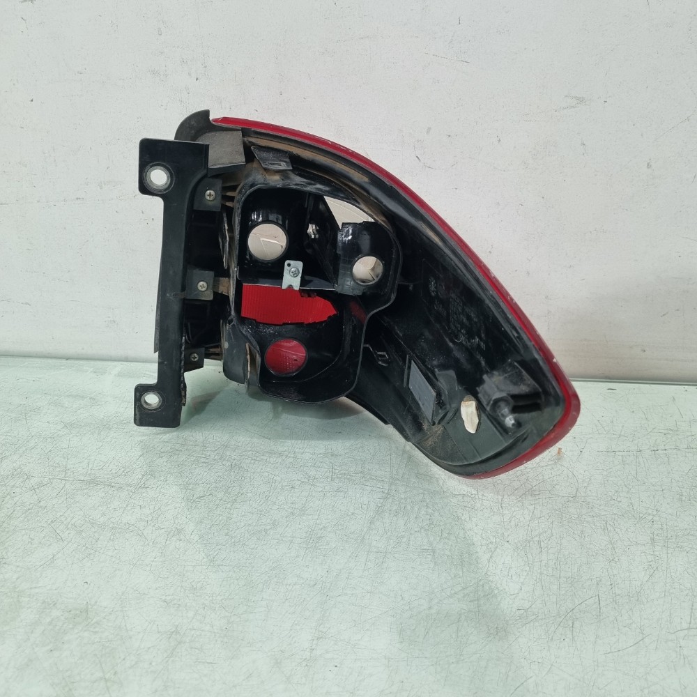 Lanterna Do Lado Esquerdo Fiat Strada Modelos 2014/2019 Esquerdo/motorista 4