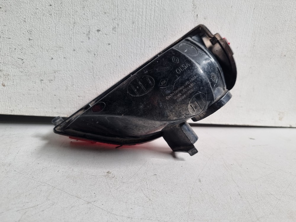 Luz De Neblina Esq. Do P-choque Traseiro Captur 2017/ 2021. 2