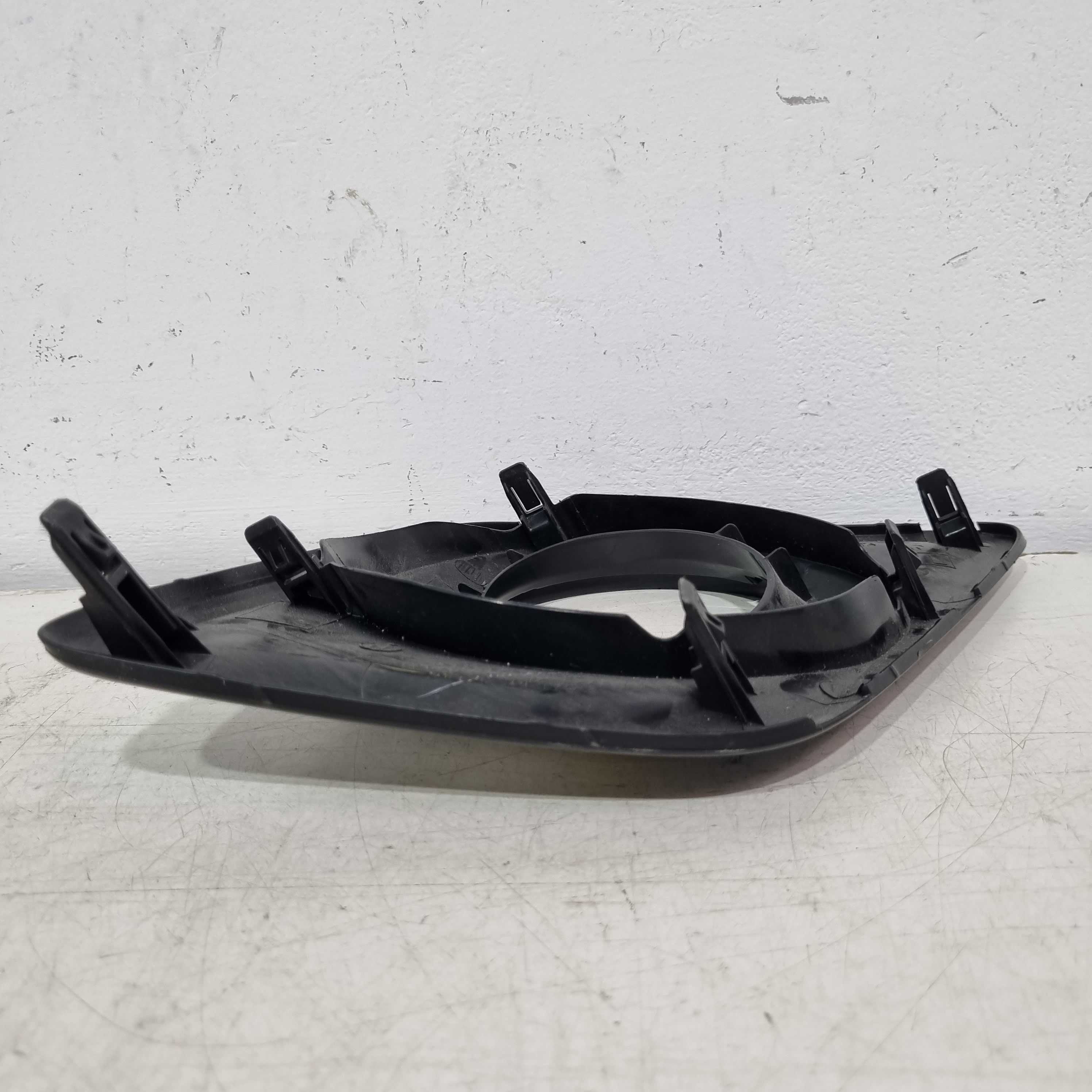 Moldura Farol De Milha Do Lado Esquerdo Hilux 2016/2019 Esquerdo 3