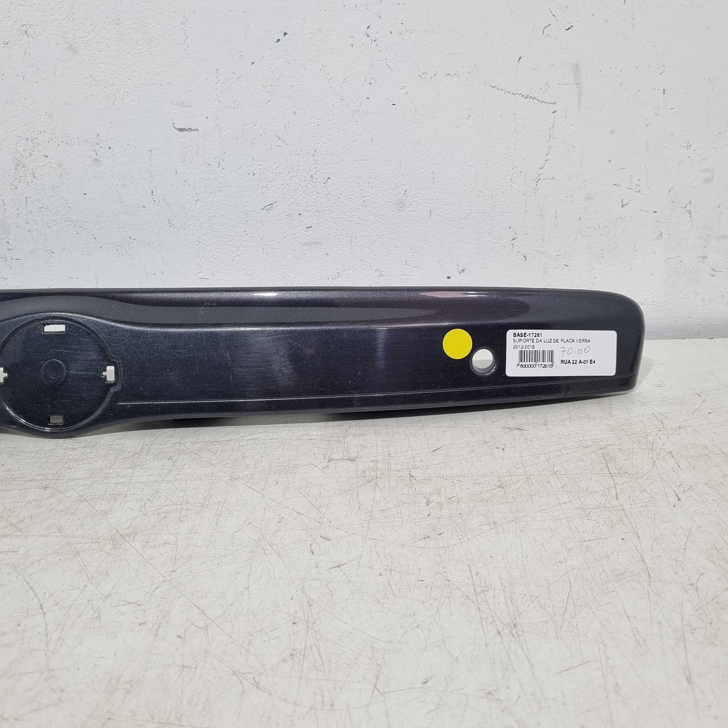 Suporte Da Luz De Placa Nissan Versa Modelos 2012/2019 Prata 2