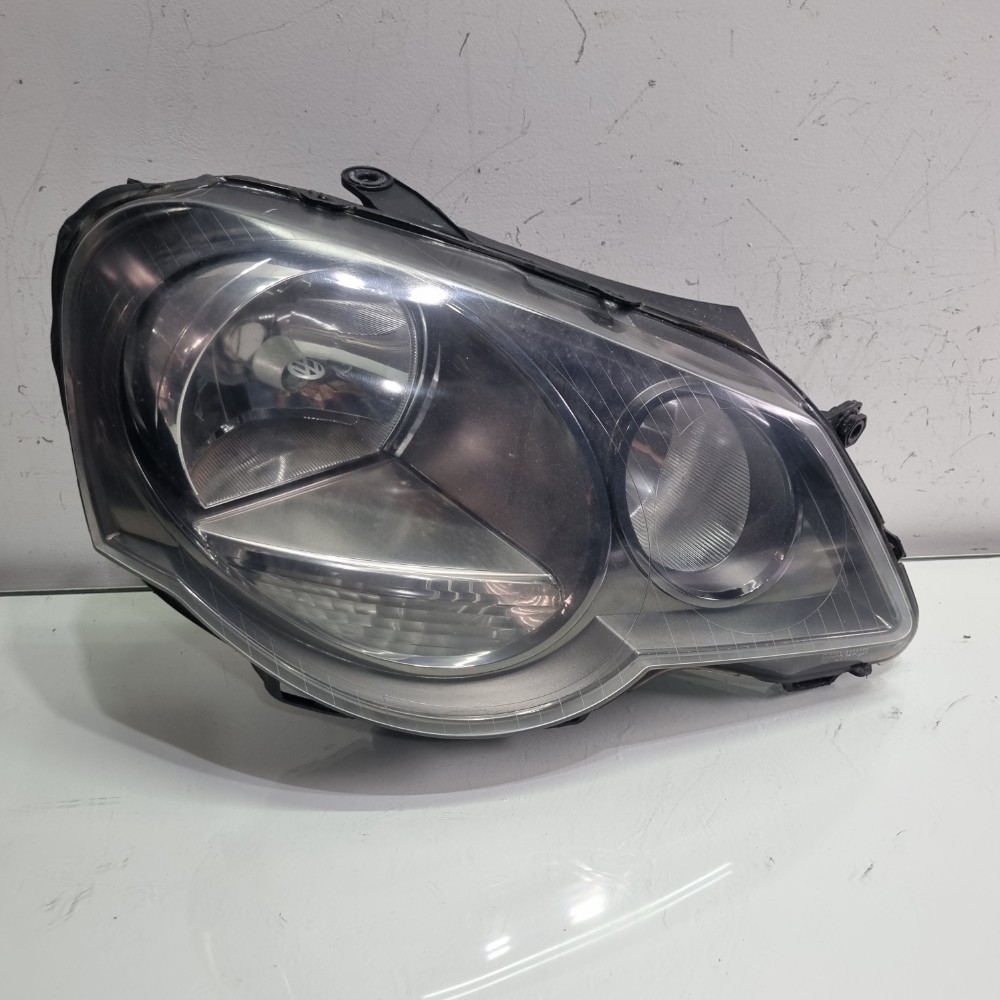 Farol Direito Mascara Cinza Volkswagen Polo 2010/2014 Direito/passageiro 1