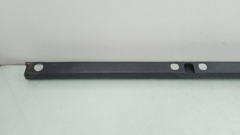 Friso Moldura Direito Da Caçamba Chevrolet Montana 2008/2012 4