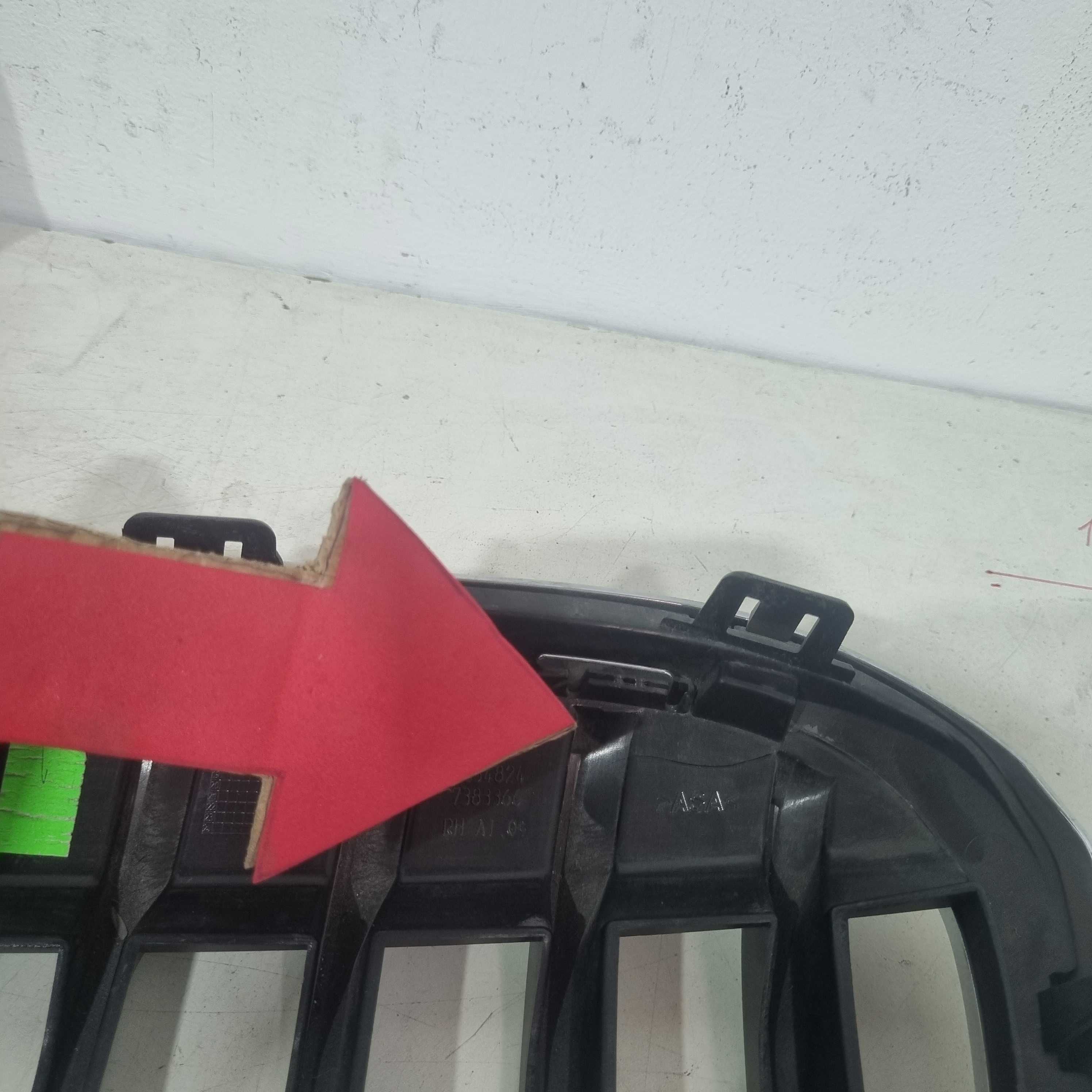 Grade Superior Direita Bmw X1 2016/2019 Original 8