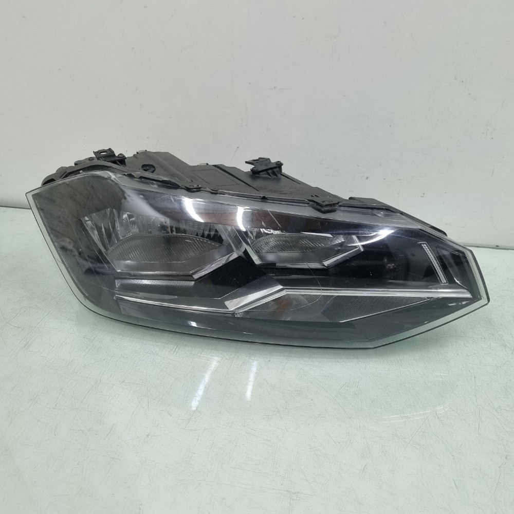 Farol Direito Friso Cromado Volkswagen Polo 2017/2019 Direito/passageiro 1