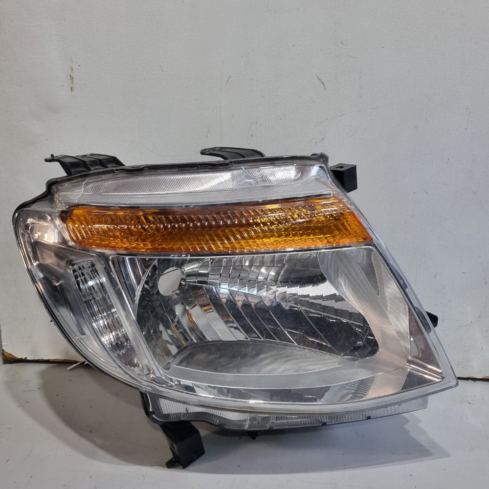 Farol Cromado Do Lado Direito Ford Ranger Modelos 2013/2015 Direito/passageiro 1