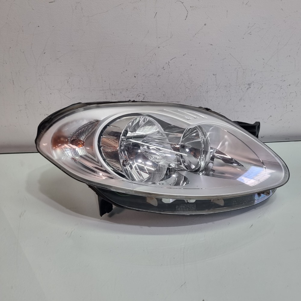 Farol Dianteiro Direito Fiat Palio 2013/2018 Direito/passageiro 1