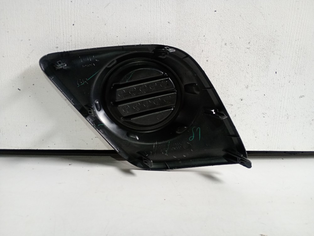 Moldura Direita Do Farol De Milha Hilux 2016/2018 2