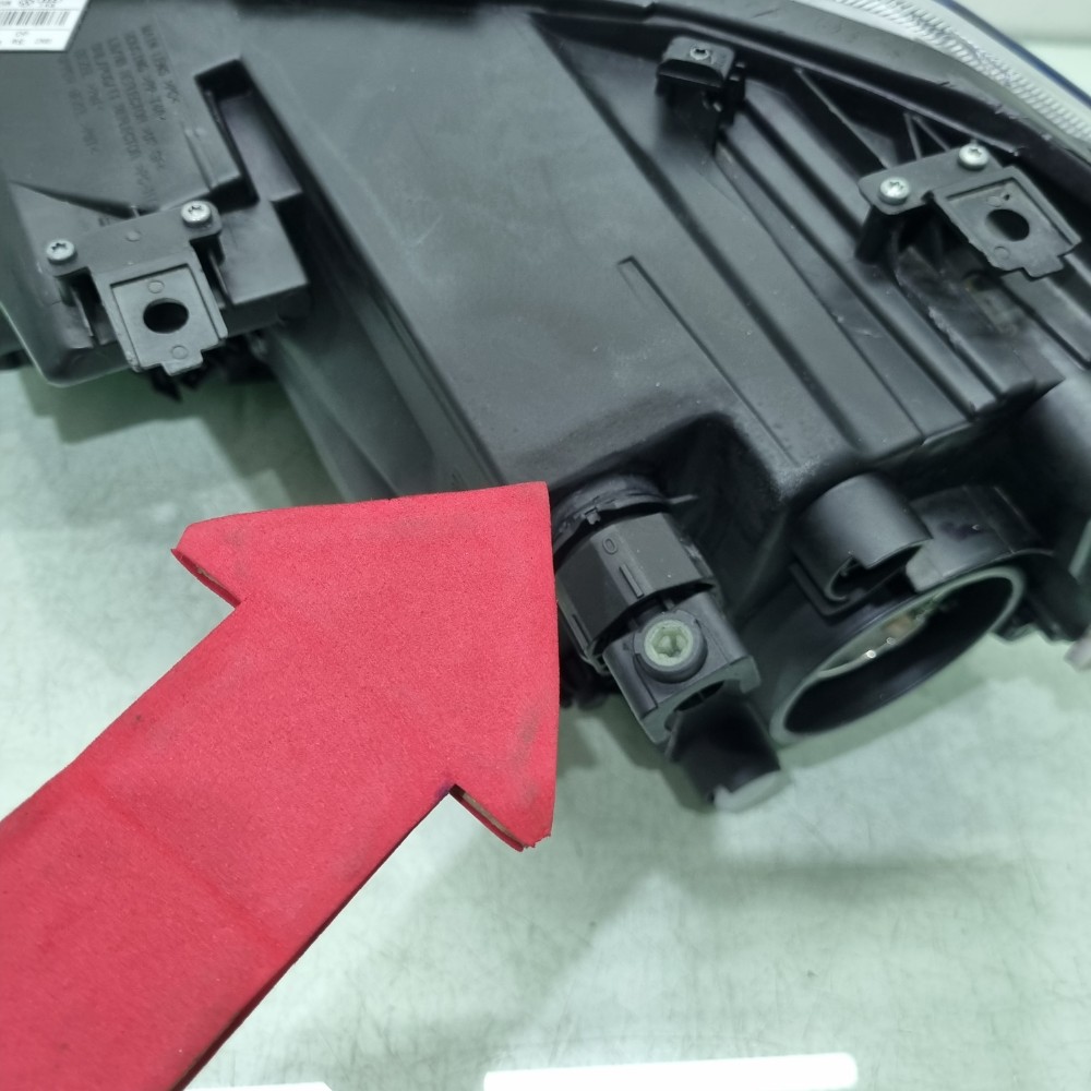 Farol Do Lado Direito Chevrolet Tracker Modelos 2023/2025 Direito/passageiro 4