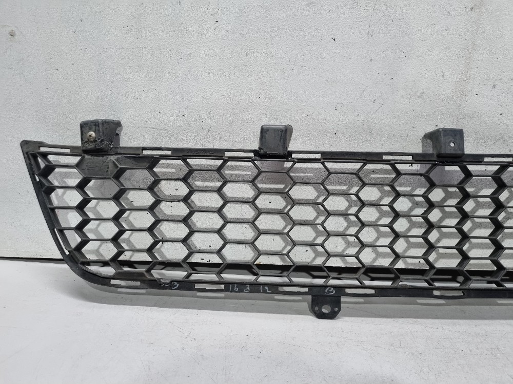 Grade Inf. P.choque Diant. L200 Triton 2012/2015 Semi-novo. 2