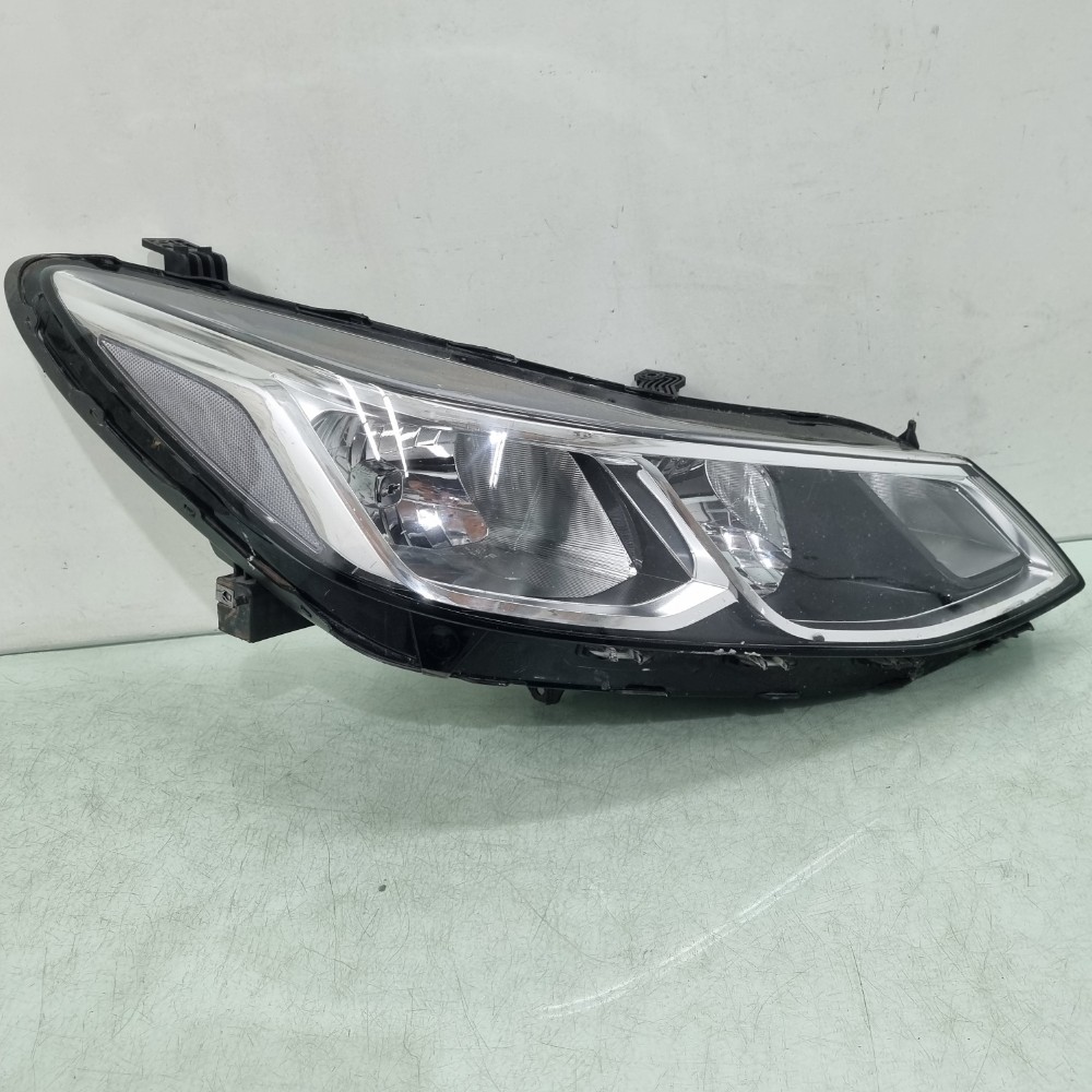 Farol Lado Direito Chevrolet Cruze 2017/2021 Direito/passageiro 1