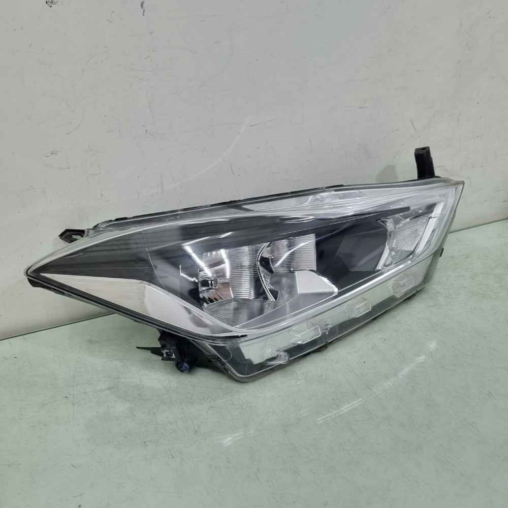 Farol Direito S/led Nissan Kicks 2016/2015 Direito/passageiro 4