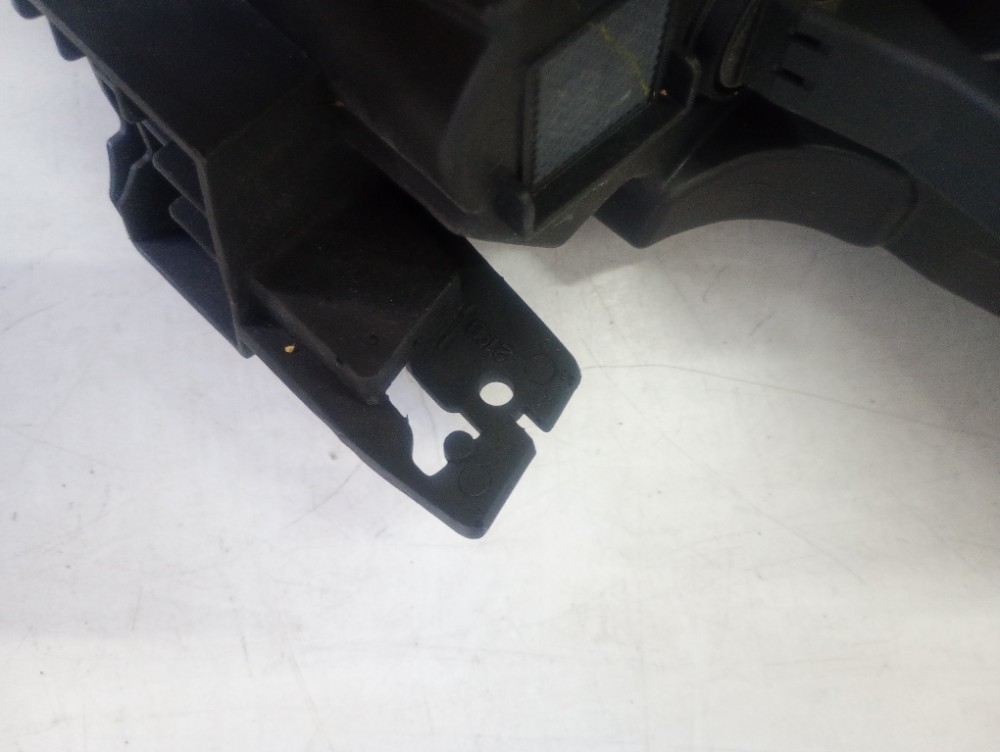 Farol Esquerdo Chevrolet Tracker 2020/2024 Original Esquerdo/motorista 6