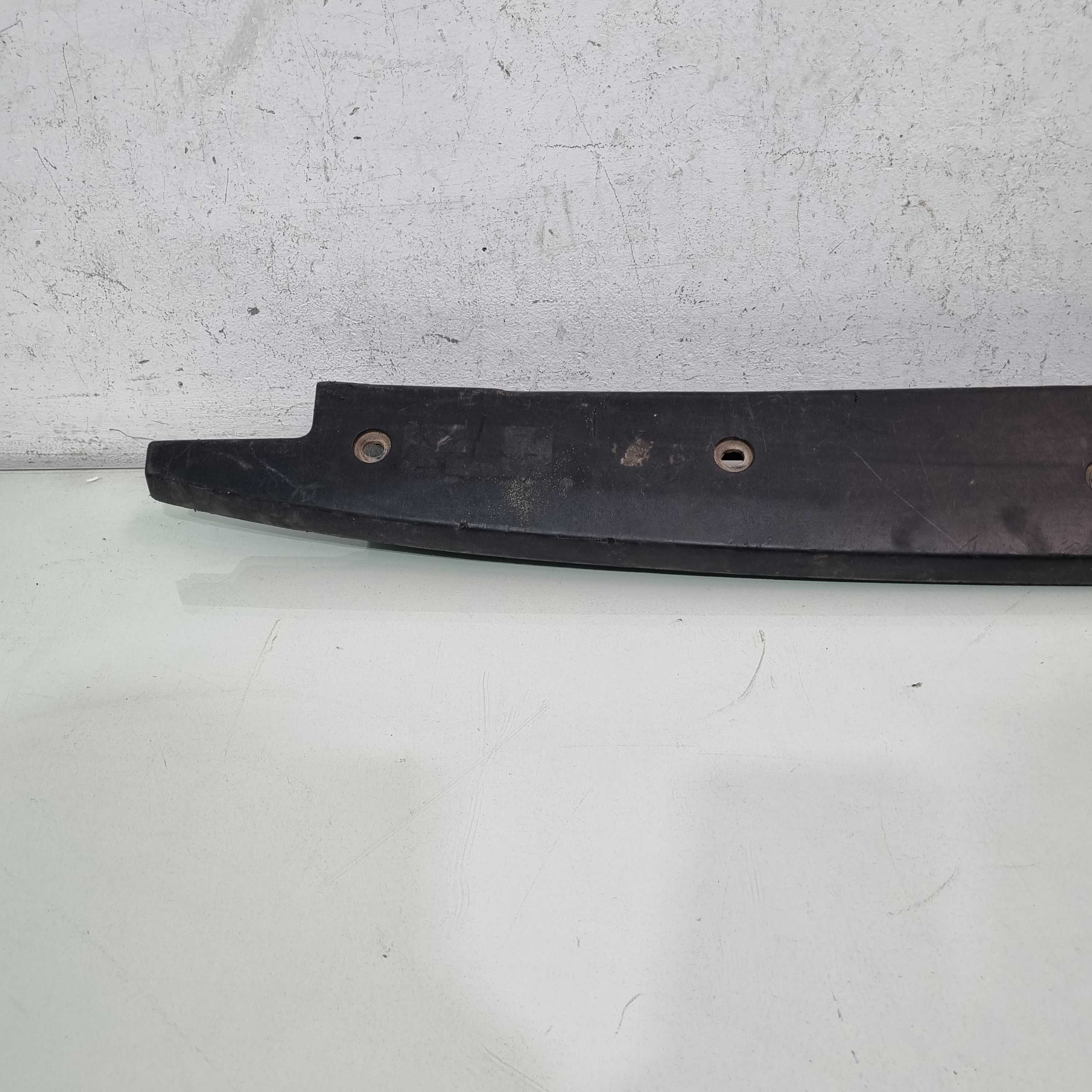 Moldura Superior Da Tampa Traseira Fiat Strada 2020/2023 3