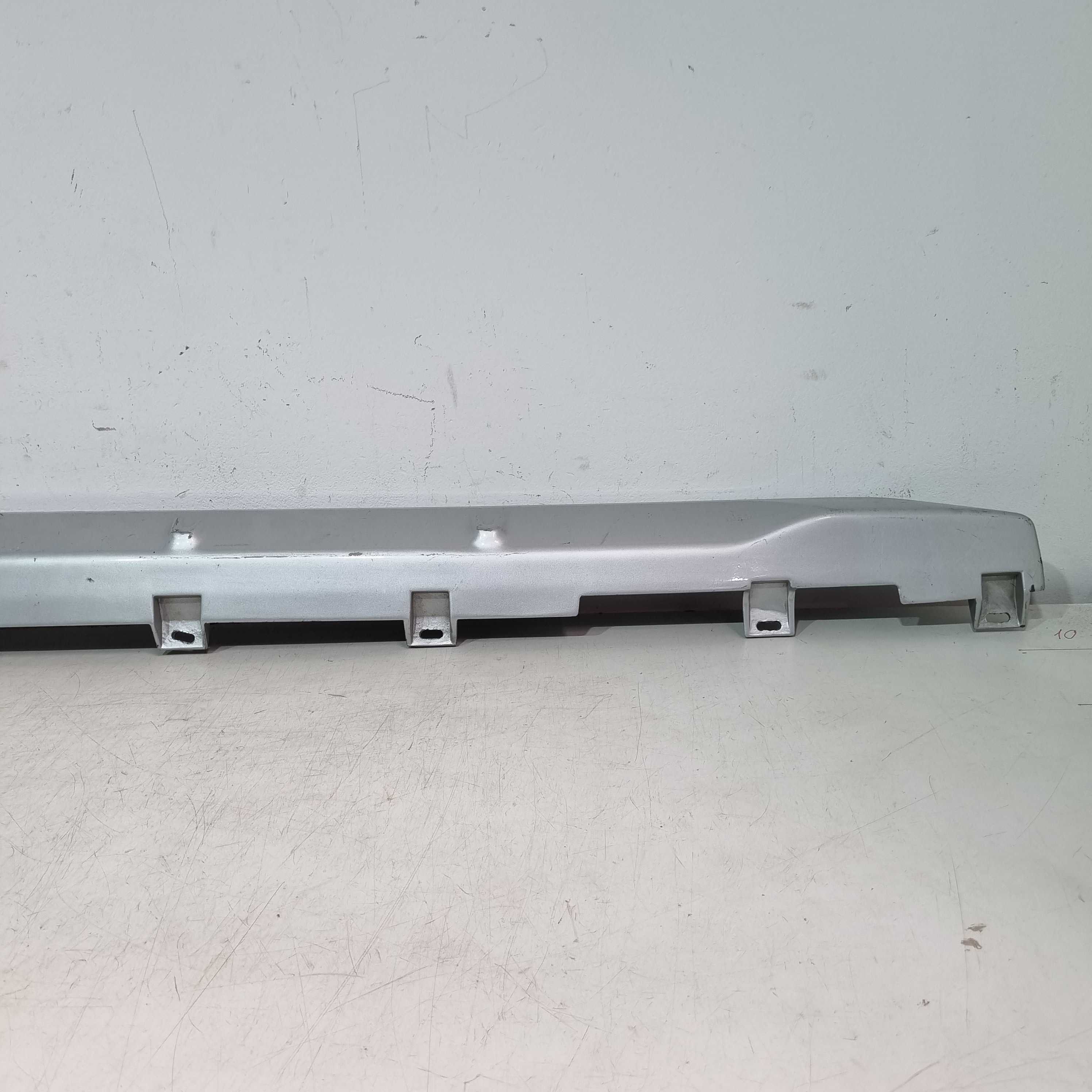 Spoiler Lateral Do Lado Esquerdo Nissan Kicks 2017/2021 Prata 2