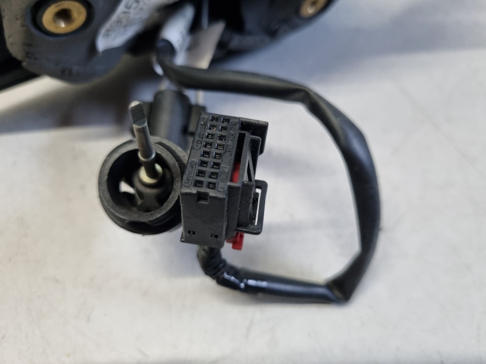 Retrovisor Direito Manual Volkswagen Polo 2017/2025 Usado 5