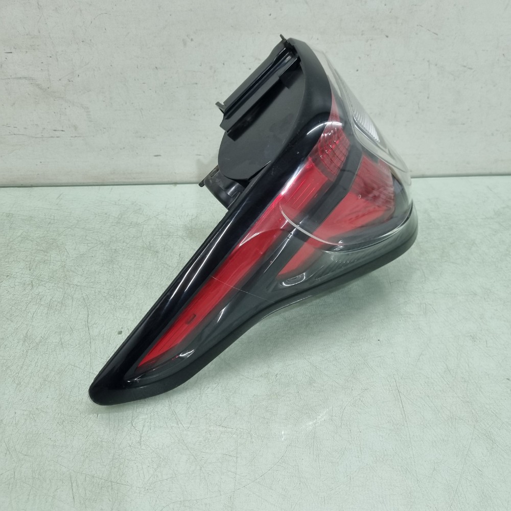 Lanterna Esquerda Fiat Strada 2020/2025 Recuperada 2