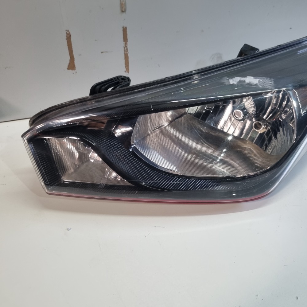 Farol Do Lado Esquerdo Hyundai Hb20 Modelos 2013/2019 Esquerdo/motorista 2