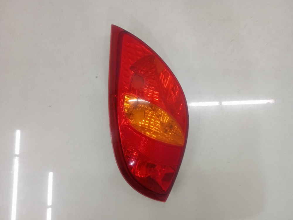 Lanterna Esquerda Chevrolet Celta 2001/2006 Recuperado 2