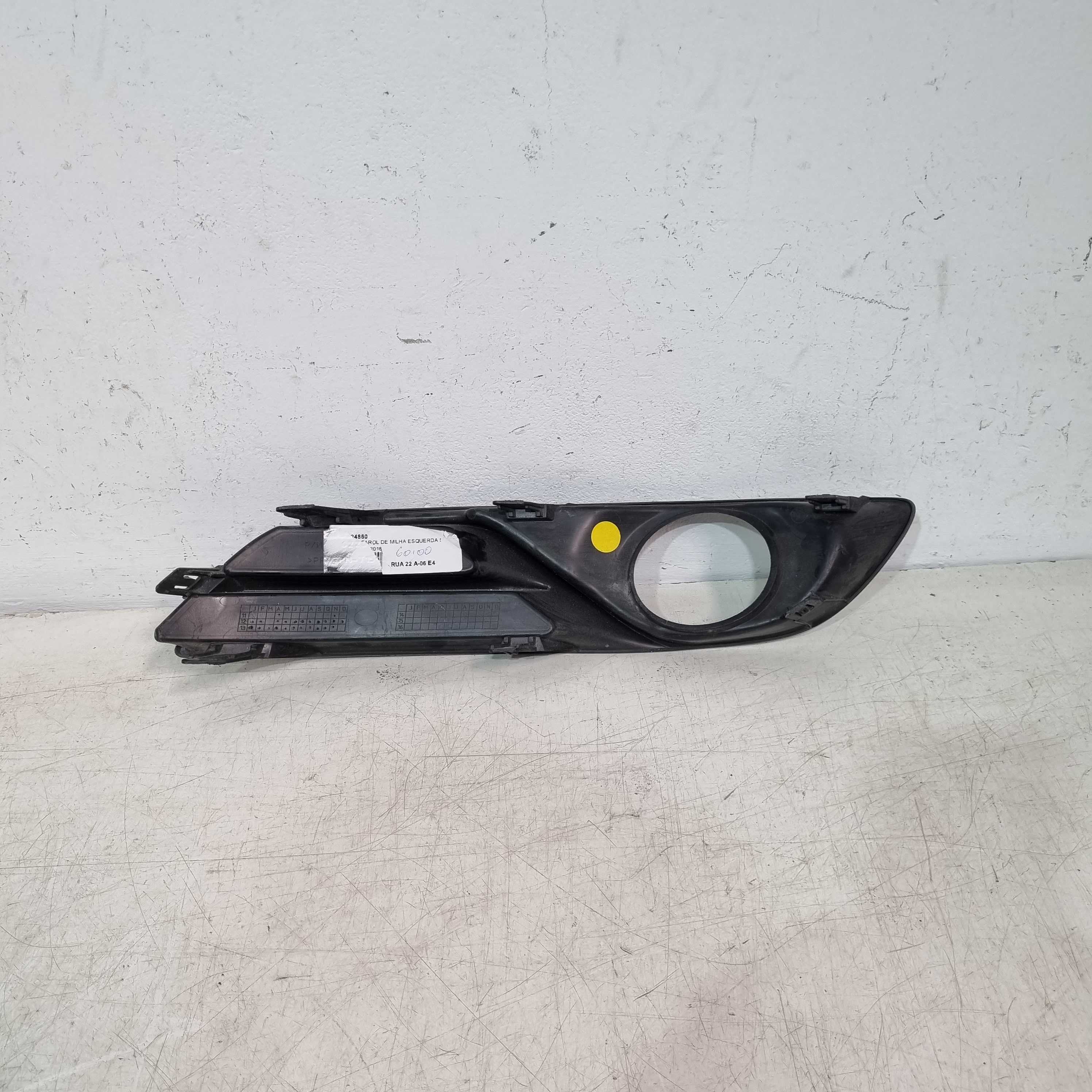 Moldura Do Farol De Milha Esquerdo Nissan Sentra 2013/2016 Esquerdo 2