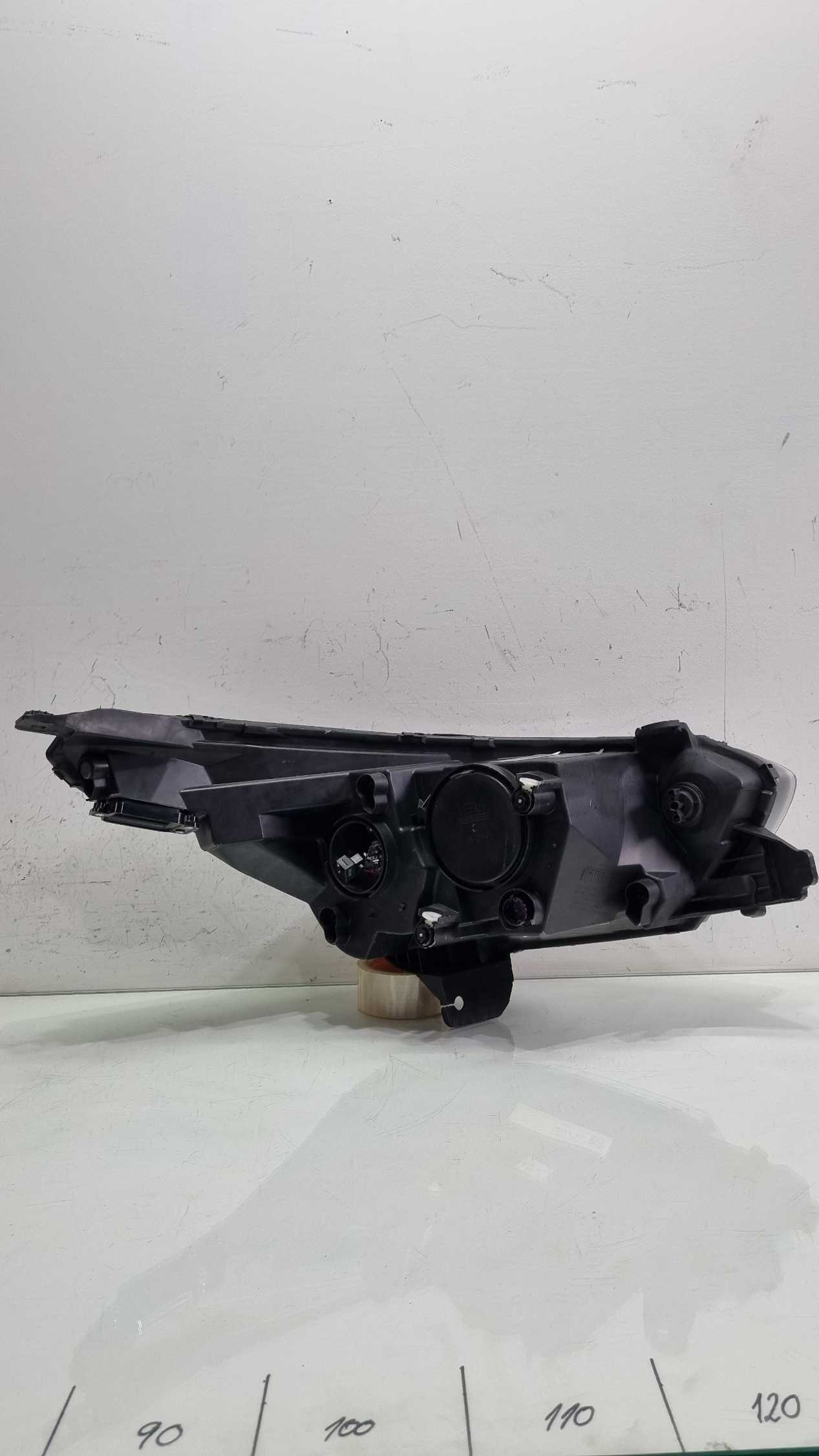 Farol lado esquerdo com led mascar negra FIAT ARGO 2017/2023 1