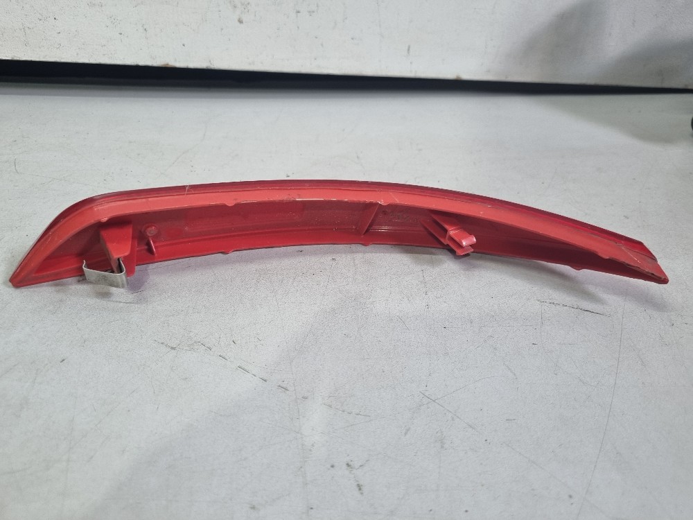 Refletor Do Lado Direito Fiat Grand Siena 2012/2019 2