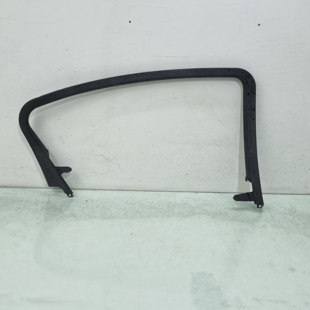 Moldura Porta Traseira Esquerda Chevrolet Cruze Sedan 2012 4
