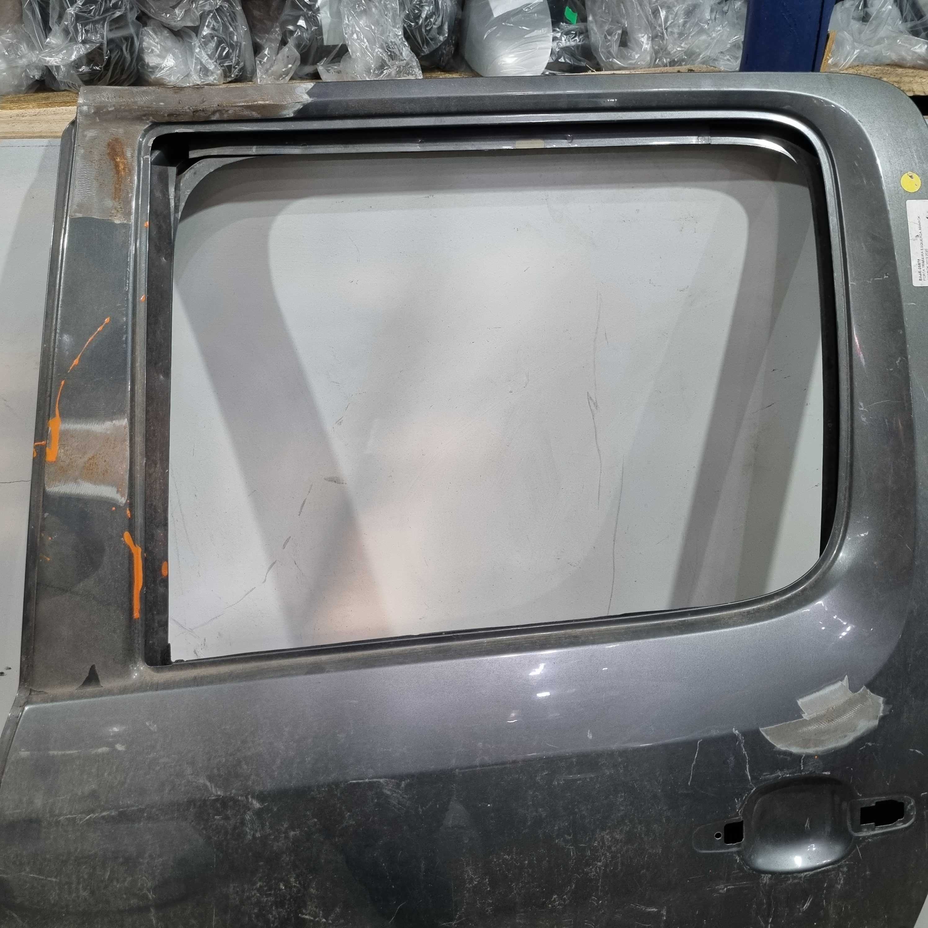 Porta Traseira Do Lado Esquerdo Vw Amarok Modelos 2012/2023