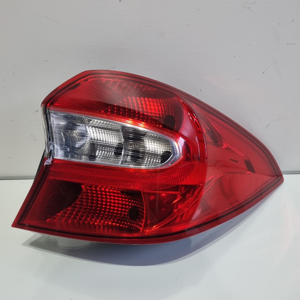 Lanterna Do Lado Direito Ford Ka Sedan Modelos 2015/2018 Direito/passageiro 1