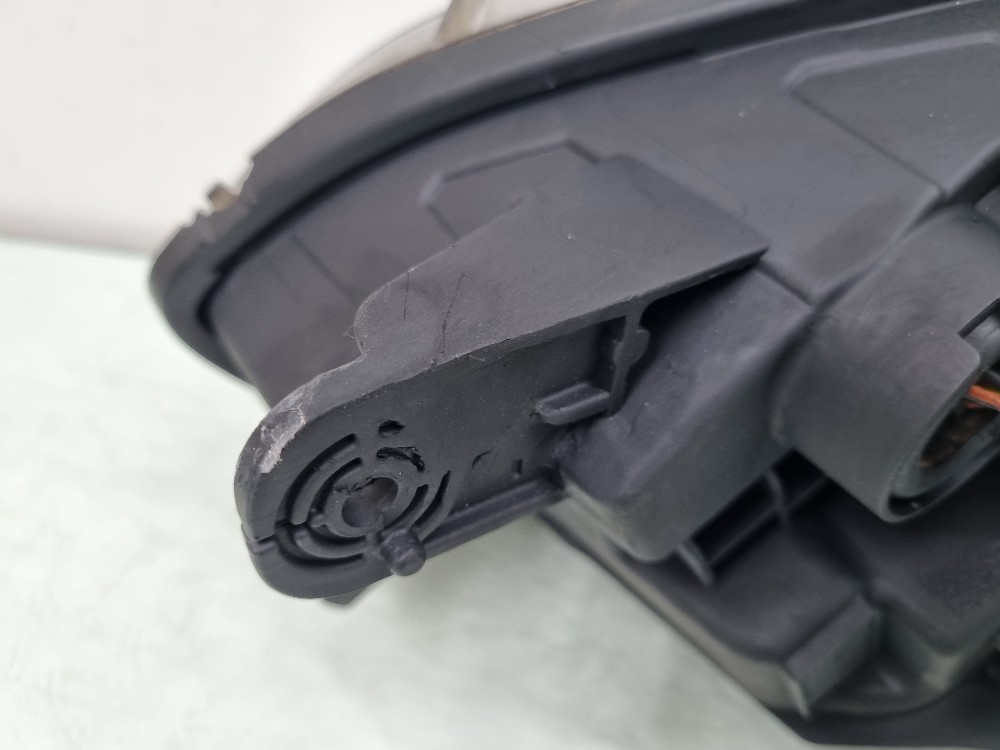 Farol Esquerdo Com Led Chevrolet Tracker 2017/2019 Recup 17