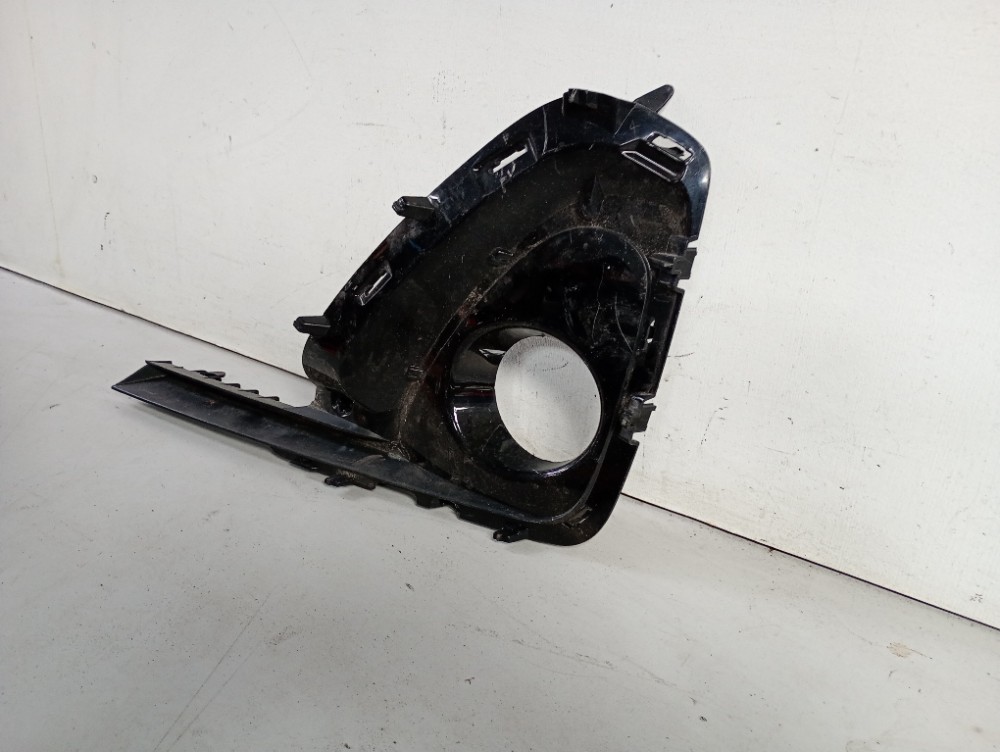 Moldura Direita Do Milha Hilux 2016 A 2019 Original Usado. Direito 3