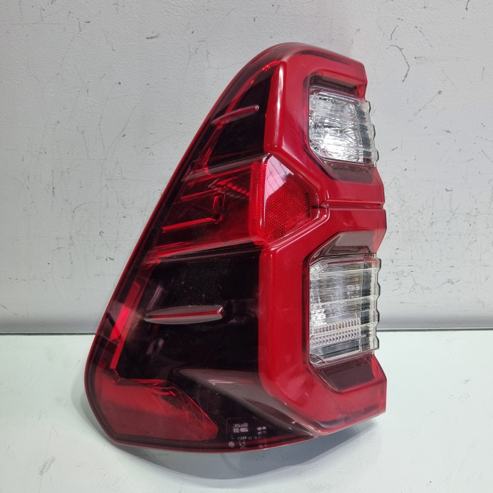 Lanterna Do Lado Direito Toyota Hilux Modelos 2016/2023 Direito/passageiro 1