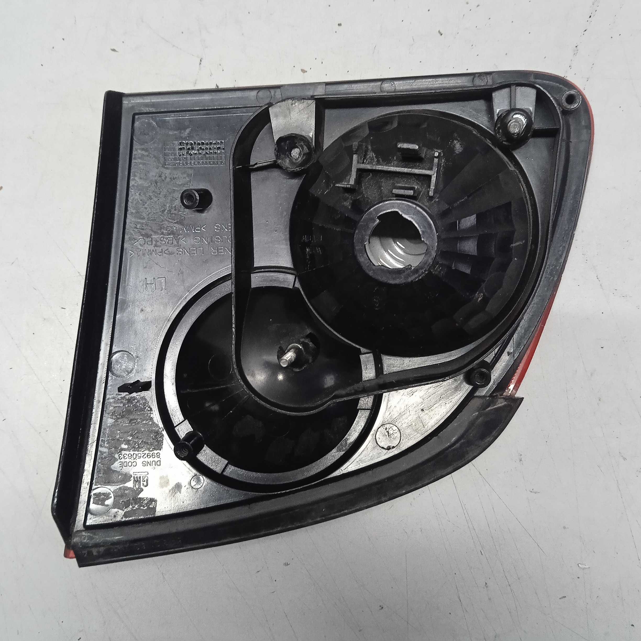 Lanterna Esq Tampa Tras Chevrolet Corsa Ano 2011 / 2016 2